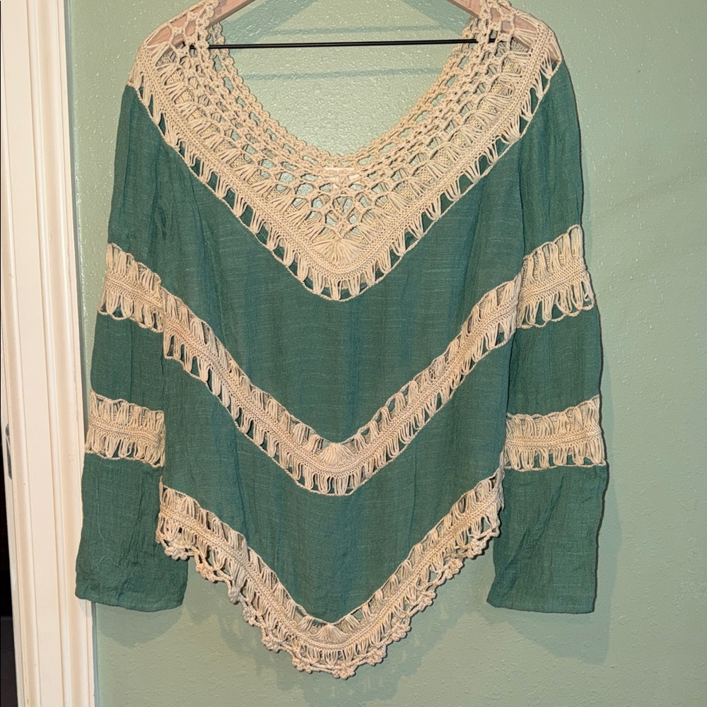 Umgee Green and Cream Crochet Trim Top Preloved💕 M